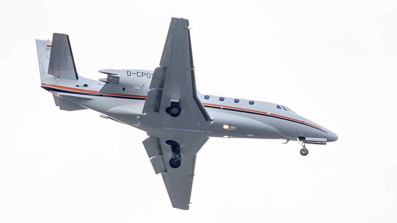 Midsize jet