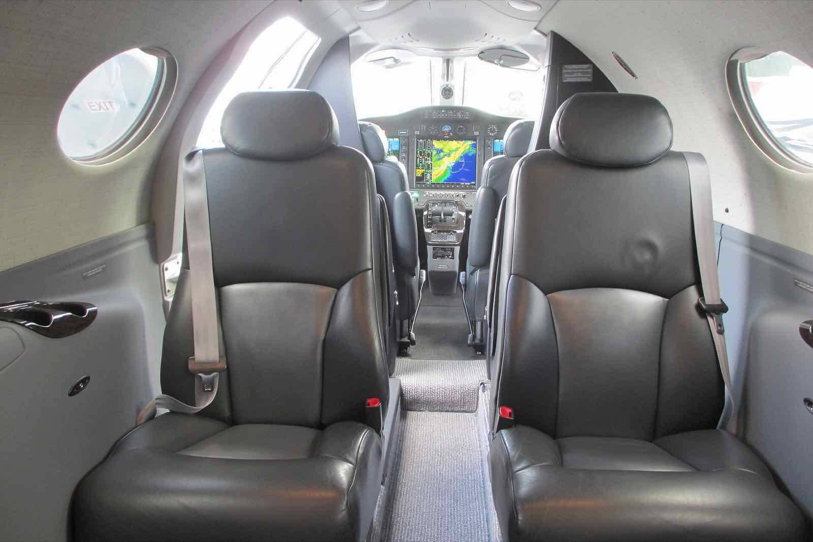 Business jet cabin