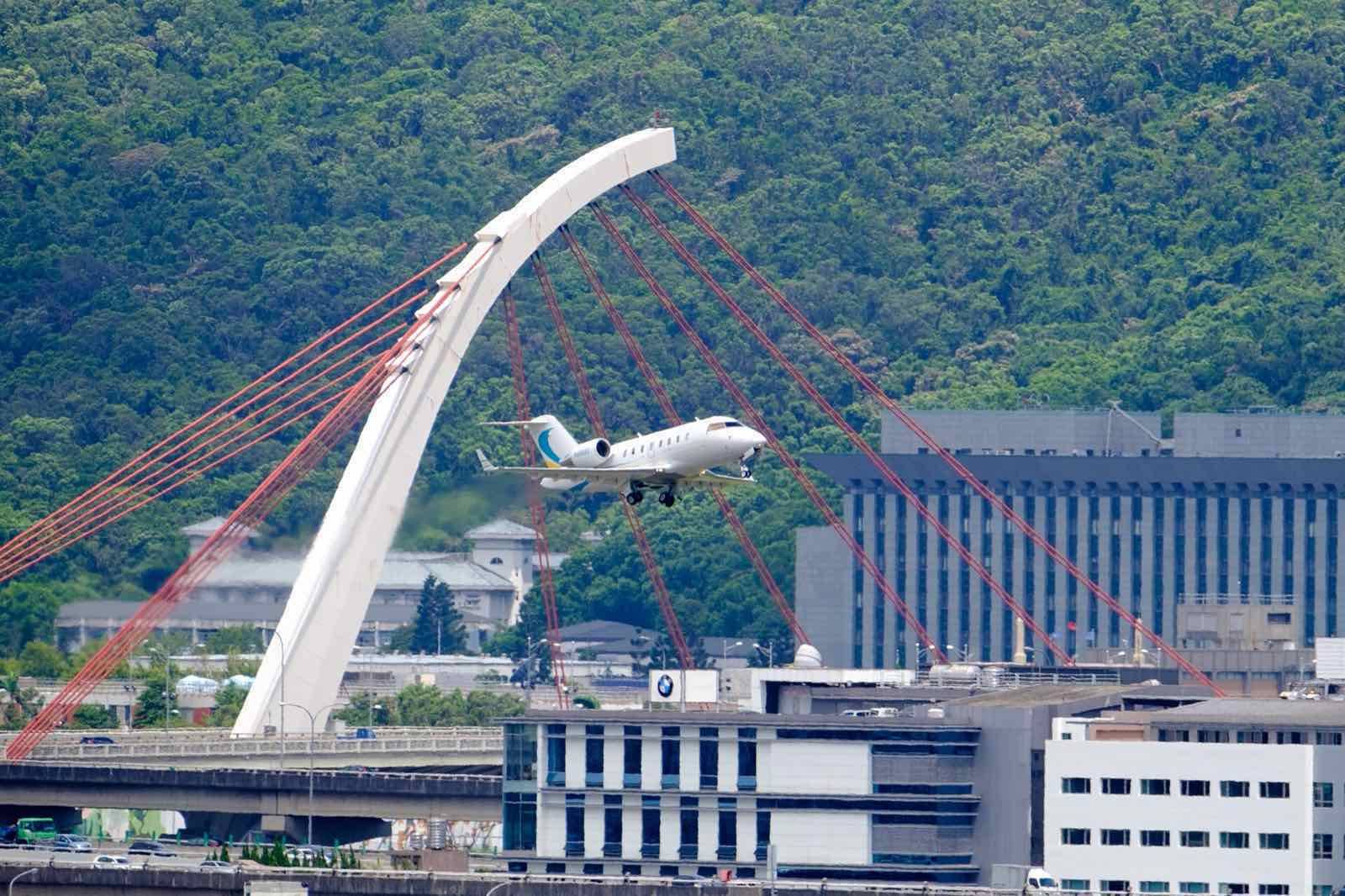 Business jet