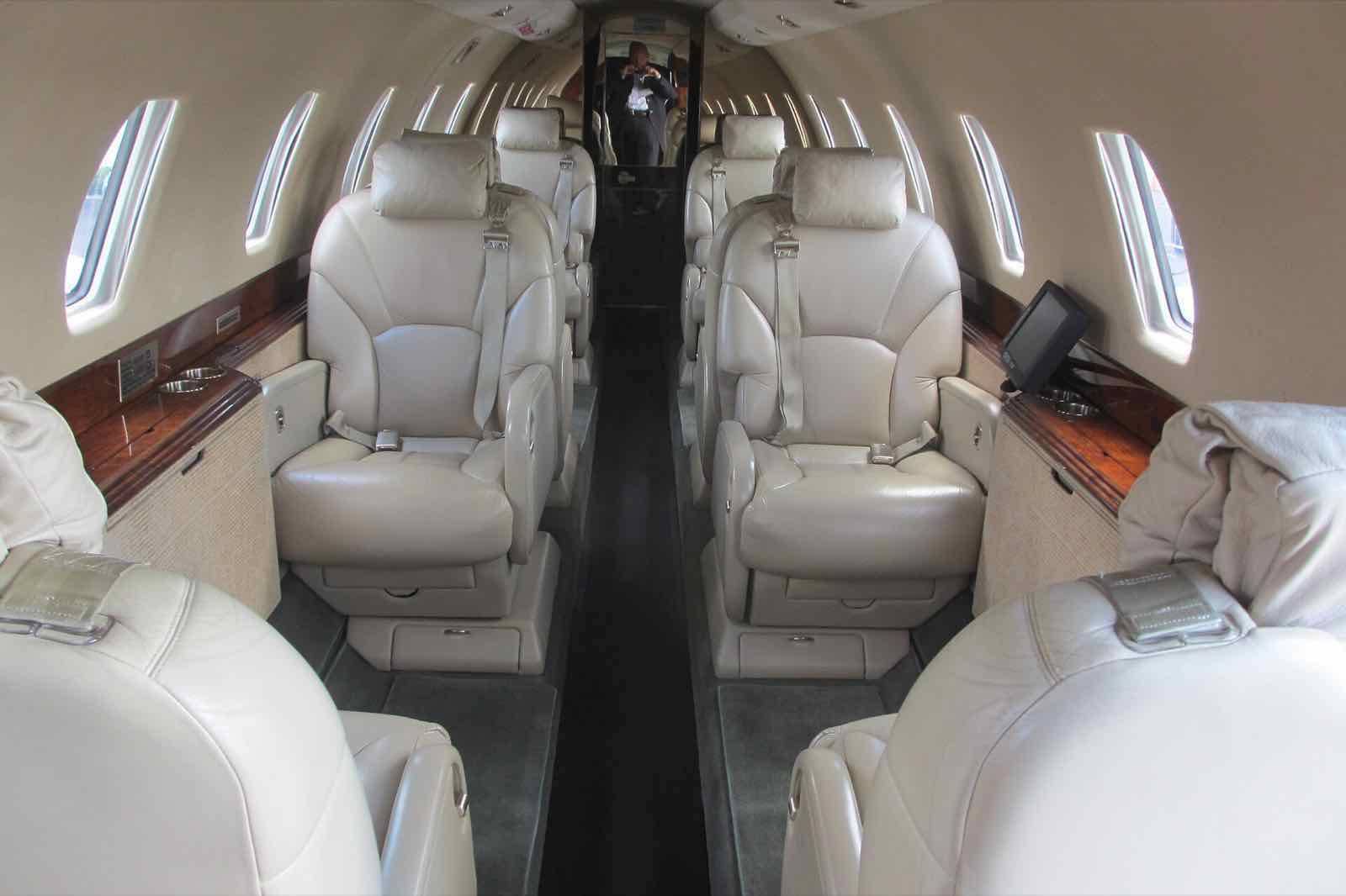 Business jet cabin